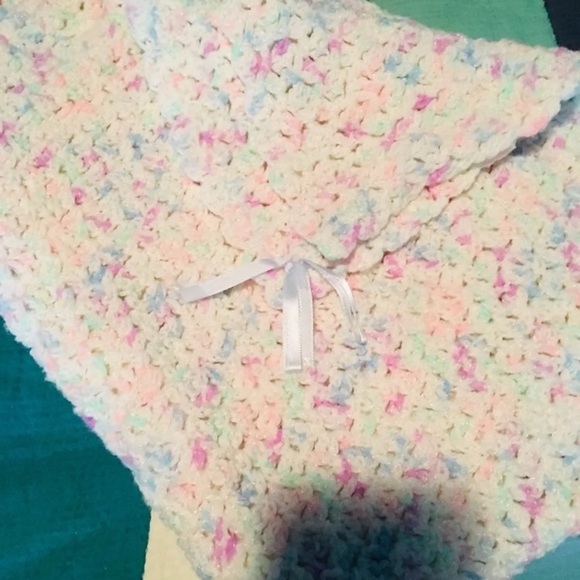 Two small/ Medium size Baby Blankets - Picture 4 of 4